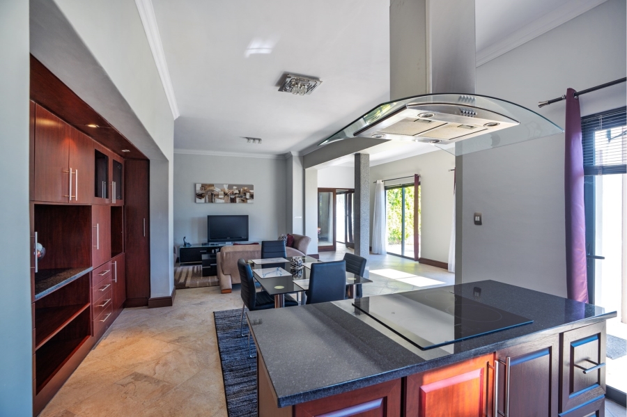 13 Bedroom Property for Sale in Plattekloof 3 Western Cape